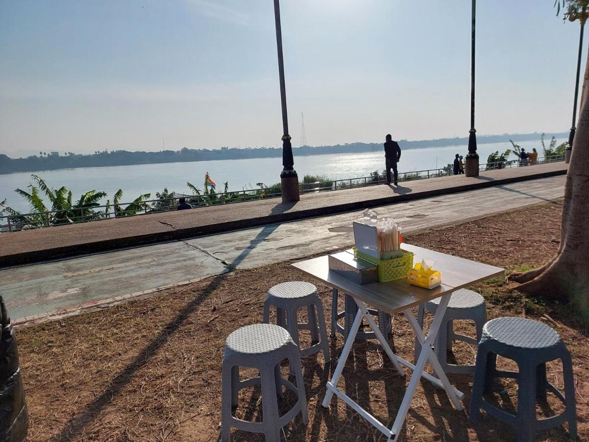 Happy Space วิลล่าทั้งหลัง 2นอน 2น้ำ ฟรี Wifi จอดรถ Nakhonphanom Kültér fotó