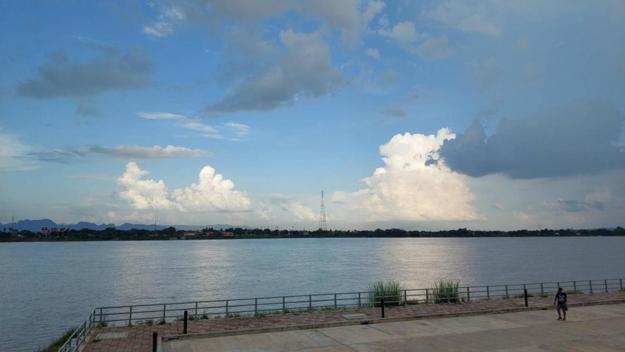 Happy Space วิลล่าทั้งหลัง 2นอน 2น้ำ ฟรี Wifi จอดรถ Nakhonphanom Kültér fotó