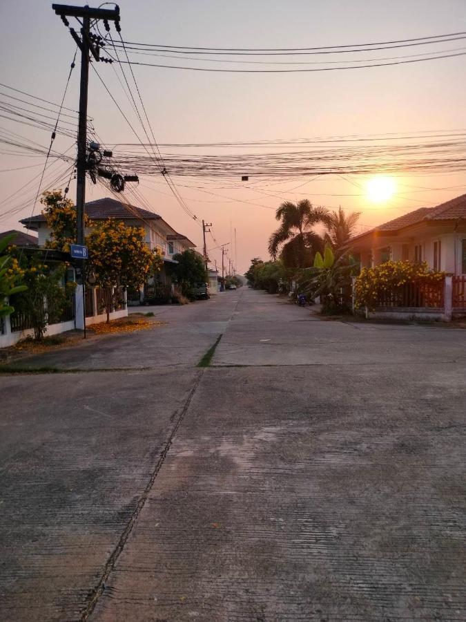 Happy Space วิลล่าทั้งหลัง 2นอน 2น้ำ ฟรี Wifi จอดรถ Nakhonphanom Kültér fotó